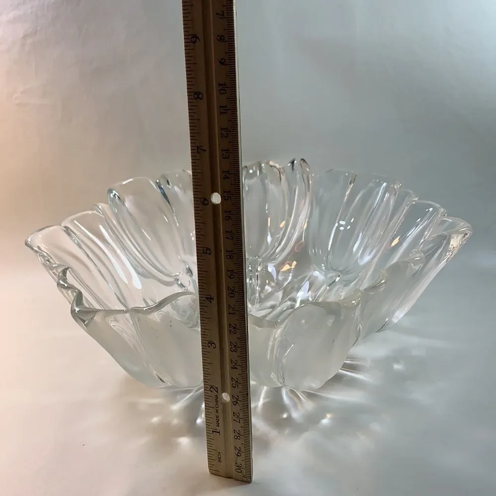Tulip Leaf Fluted Clear Glass Serving Fruit Bowl